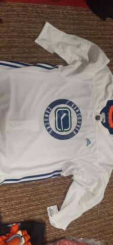 Vancouver Canucks Size 58+ Adidas Practice Jersey (New)