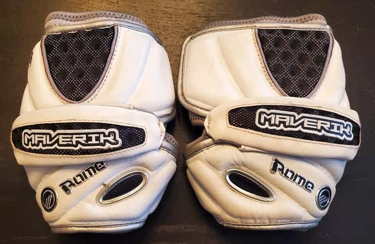 Used Medium Maverik Rome Arm Pads