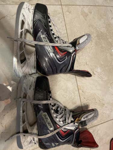Used Senior Bauer Vapor APX2 Hockey Skates Regular Width Size 7