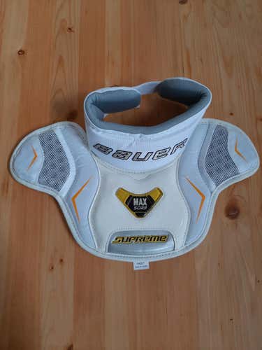 New Bauer Junior Supreme Goalie Neckguard