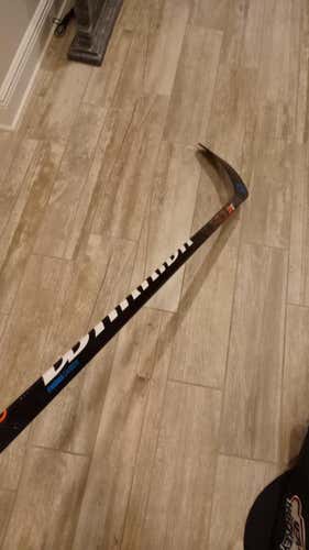 Used Intermediate Warrior Right Handed Fantom QRE Hockey Stick Mid Pattern