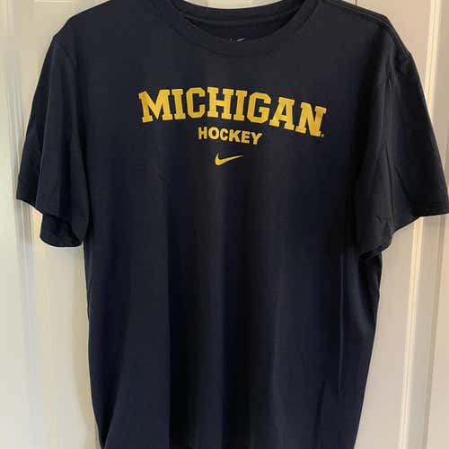 Michigan Hockey Nike Dri Fit XL Shirt
