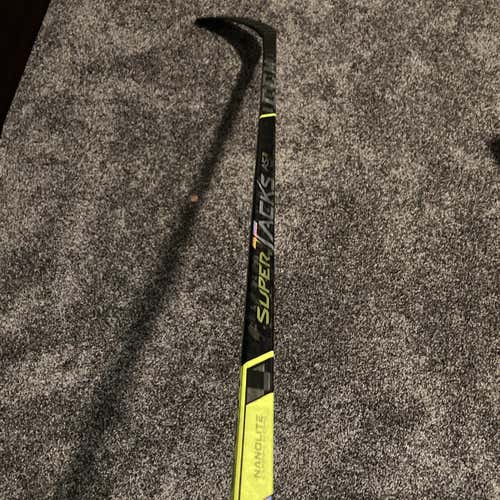 Intermediate Right Handed Super Tacks AS3 Pro Heel Pattern  Hockey Stick