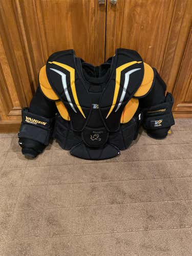 Senior Large Vaughn Velocity V7 XF Pro Carbon Chest and Arm Protector Goalie Chest Protector