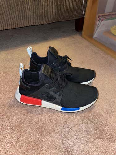 Black Men's Size 10 (Women's 11) Adidas Shoes