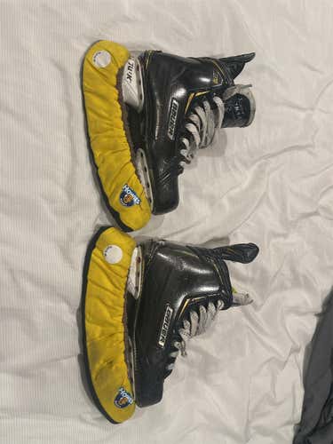 Senior Bauer Supreme 2S Extra Wide Width Size 7 Hockey Skates