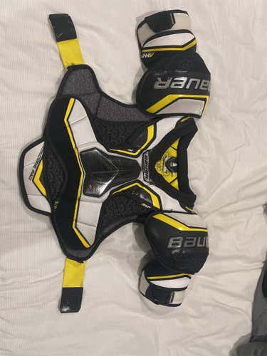 Senior Small Bauer Supreme 2s pro Shoulder Pads