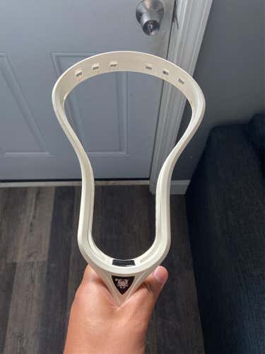 White Used Unstrung DNA Head