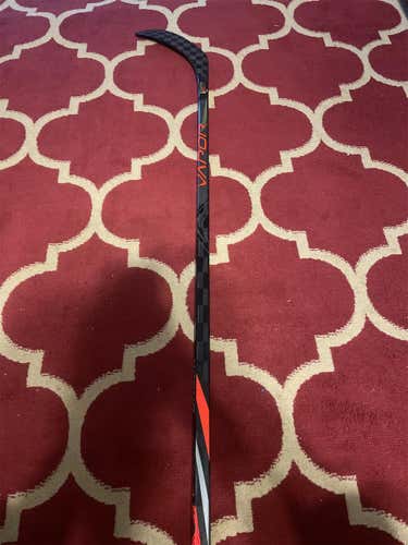 Senior Right Handed Vapor FlyLite Hockey Stick