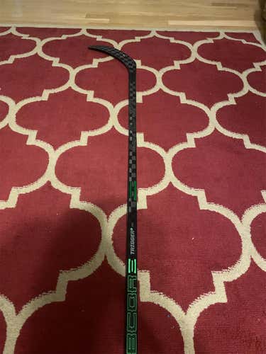 Intermediate Right Handed Trigger 5 Hockey Stick