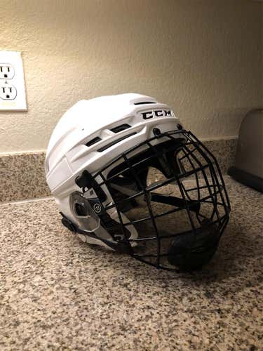 White New Medium CCM Tacks 910 Helmet