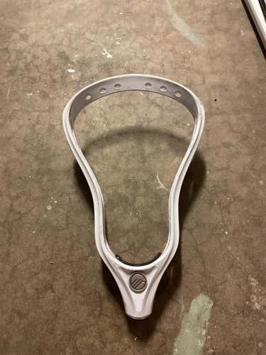 White Used Defense Unstrung Tank Head