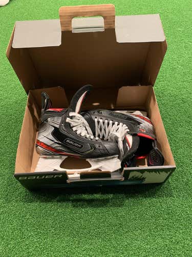 Bauer Vapor 2X Pro Regular Width  Size 5.5 Hockey Skates