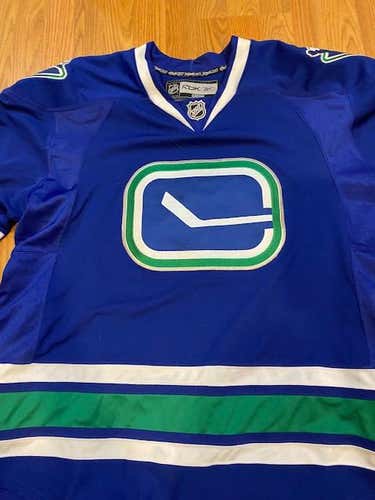 Vancouver Canucks-Reebok Jersey Pro Stock.Size 56