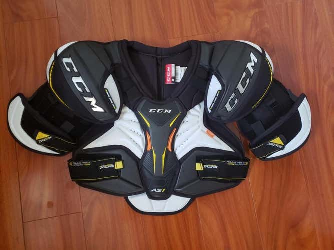 Used Senior Medium CCM Super Tacks AS1 Shoulder Pads