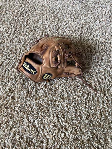 Brown Used Right Hand Throw A2000 11.5" Baseball Glove