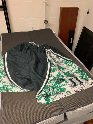 Team United #11 Shorts - XL