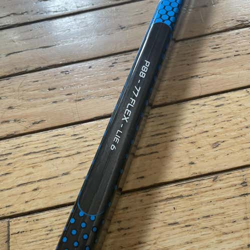 Senior Right Handed Nexus 3N Mid Pattern  Hockey Stick