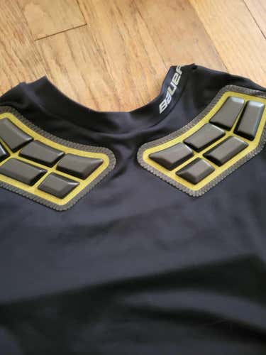 Men's Lightly Used Senior Medium Bauer Padded Compression