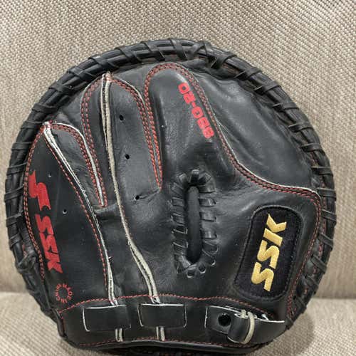Black High School/College Infield 9.5" Baseball Glove