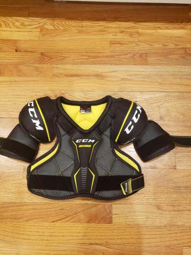Used Junior Small CCM Tacks 3092 Shoulder Pads