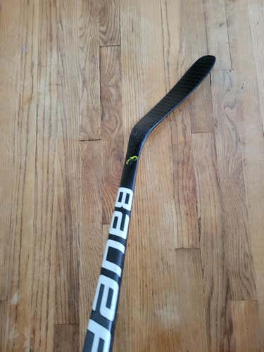 Used Bauer Right Handed Vapor 2x Hockey Stick p88