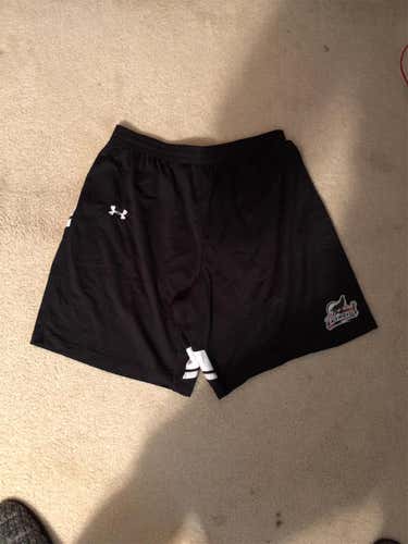 Black Adult Large Under Armour Shorts