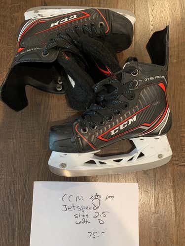 Used Junior CCM JetSpeed XTRA PRO Hockey Skates Regular Width Size 2.5