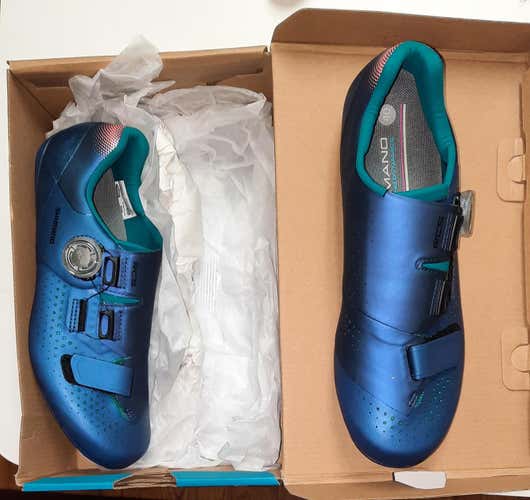 New Shimano RC5 Womens Shoes, size 40