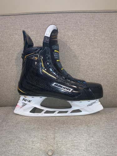 Senior Bauer Supreme 2S Pro Regular Width  Size 9 Hockey Skates