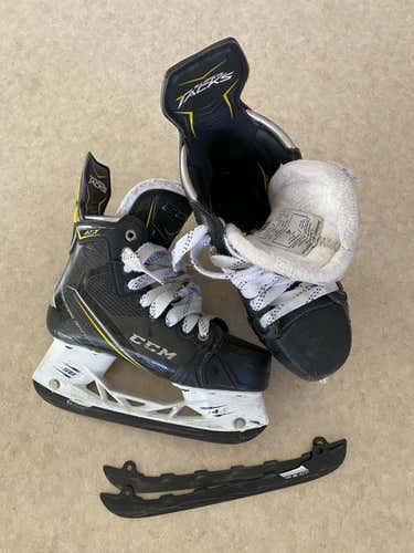 Used Junior CCM Super Tacks AS1 Hockey Skates Regular Width Size 4