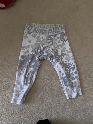 White Camp Adult Large Nike Compression 3/4