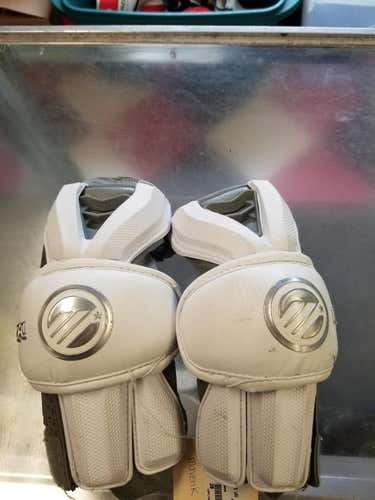 Used Medium Maverik Rome Arm Pads