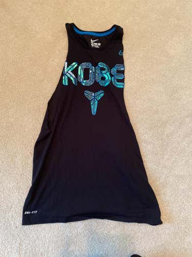 Kobe Bryant Black Adult Medium Nike Cutoff Shirt