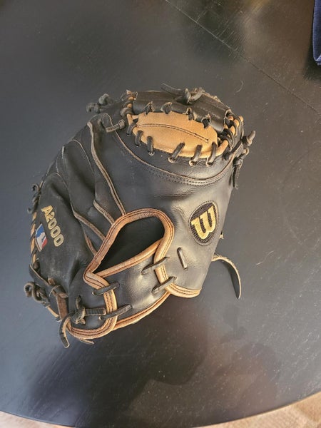Used Wilson Right Hand Throw A2000 Catcher's Glove 32.5"