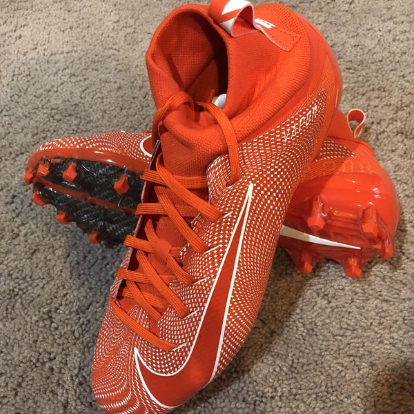 Nike Vapor Untouchable Football Cleats. Men’s 10. $120 Retail