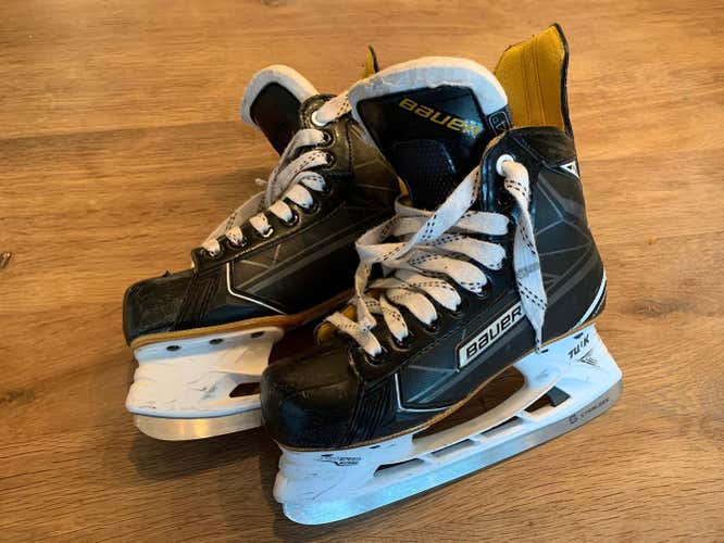 Used Junior Bauer Supreme s160 Hockey Skates Regular Width Size 4