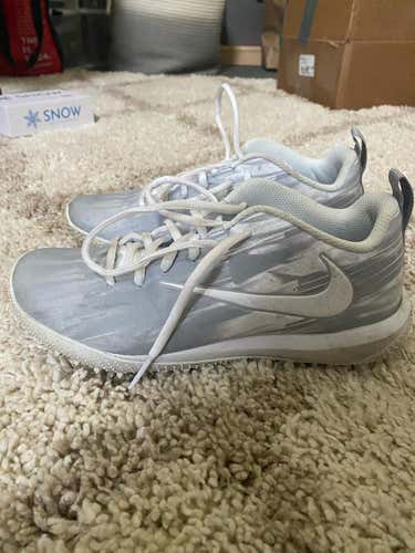 Used Adult Size 6.0 (Women's 7.0) Nike  Vapor Varsity Low Turf LAX Cleats