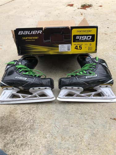 Junior Bauer Supreme S190 Regular Width Size 4.5 Hockey Goalie Skates