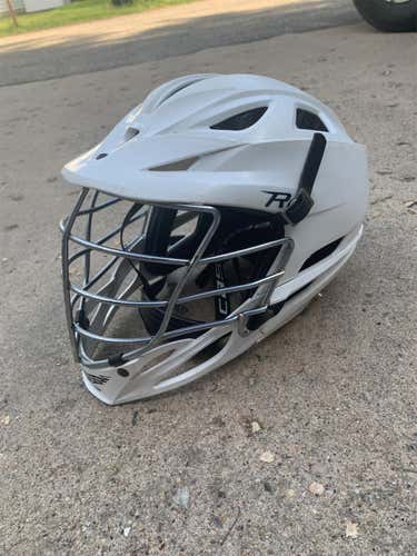 White Adult Player's Cascade R Helmet