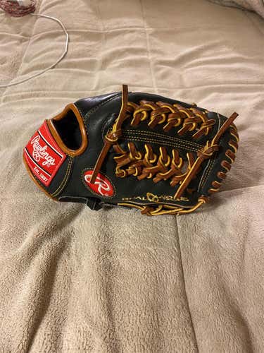 Used Right Hand Throw Heart of the Hide 11.5" Baseball Glove