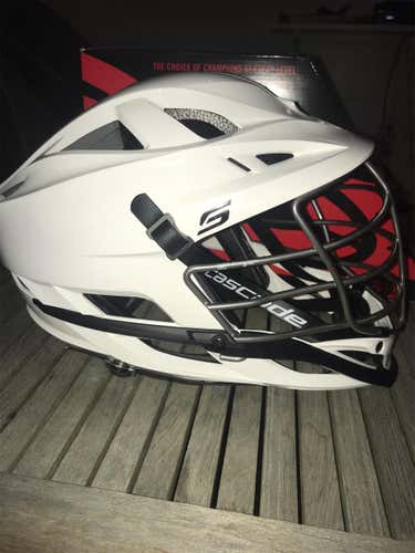 White Adult Player's Cascade S Helmet