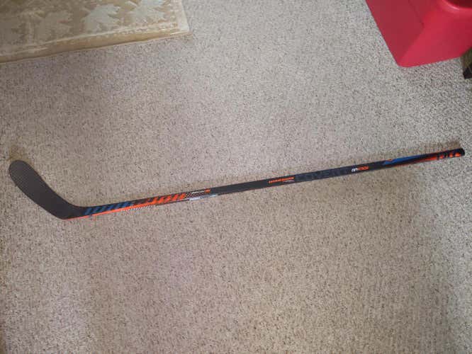 New Warrior Right Handed Covert QR Edge Hockey Stick