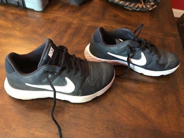 Black Used Youth Kid's Size 3.5 (Women's 4.5) Turf Cleats Nike Low Cut