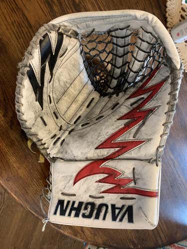 LINDGREN - Used Senior Vaughn Full Right Velocity V6 2000 Pro Stock Glove + Blocker
