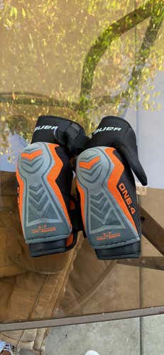 Senior Small Bauer Supreme Elbow Pads