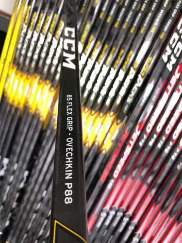 Senior Left Hand Super Tacks AS2 Pro Mid Pattern Hockey Stick