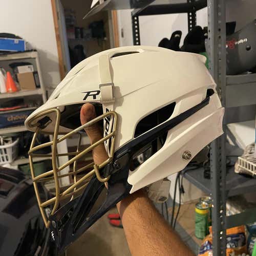 White Adult Cascade R Helmet