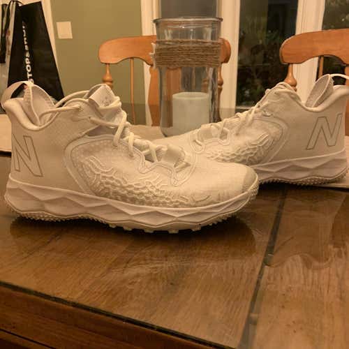 NEW BALANCE FREEZE 3 TURFS (only used 4 times)