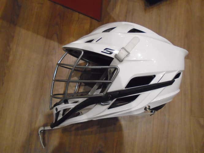 White Used Adult Cascade S Helmet